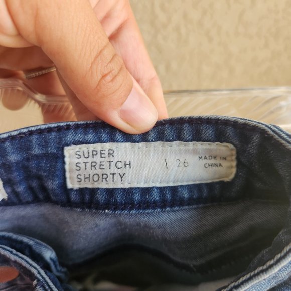 Bellhead Denim Co Stretchy Short (size 26) - Picture 3 of 4